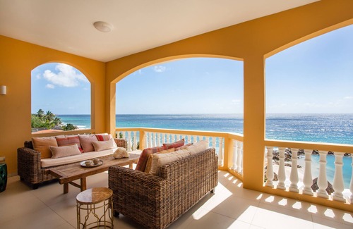 Nieuw Nederland Condo | Tranquil retreat with private sandy beach