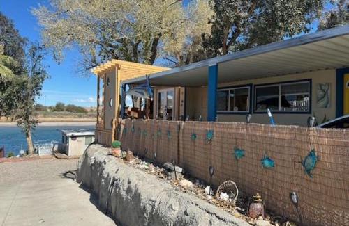Bullhead City Villa | Tranquil Riverfront Escape Mountain Views Jetskis