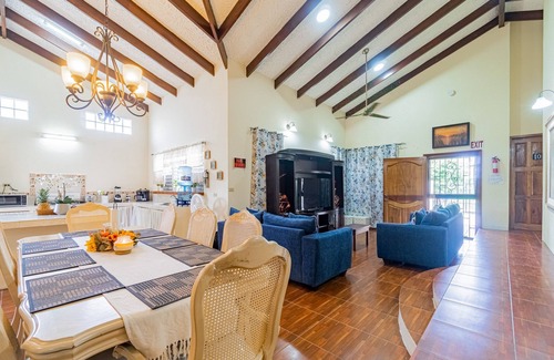 San Ignacio House | Tranquil single-level retreat with lush patio, hammock, & high-speed WiFi