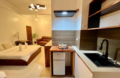 Catangnan House | Tranquil Villa - Studio Room with Kitchenette