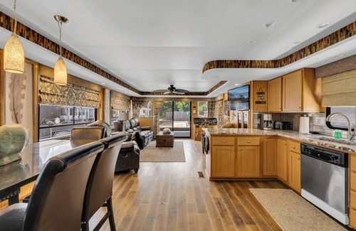 Smithville Boat Rental | Tranquil Waterside Escape: Premier Houseboat Rental on Center Hill Lake