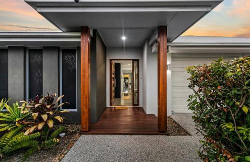Banksia Beach House | Tranquilita Haven