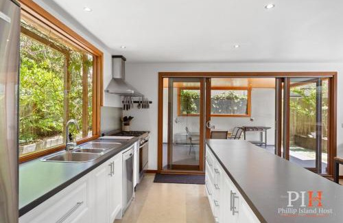 Cowes House | Tranquility 2 BDR Close to Beach