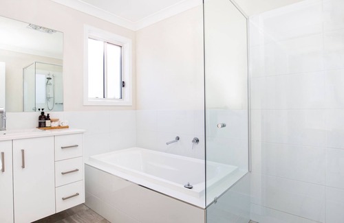 St. Georges Basin House | Tranquility Beach House by Experience Jervis Bay
