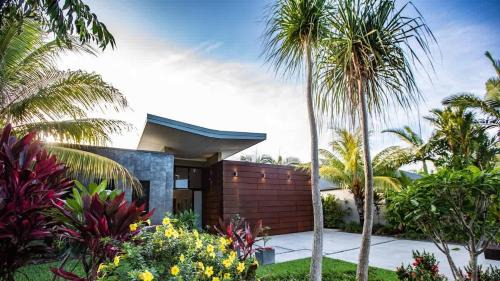 Port Douglas House | Tranquility by the Lake - Luxury Home Port Douglas