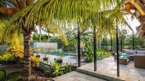 Port Douglas House | Tranquility by the Lake - Luxury Home Port Douglas