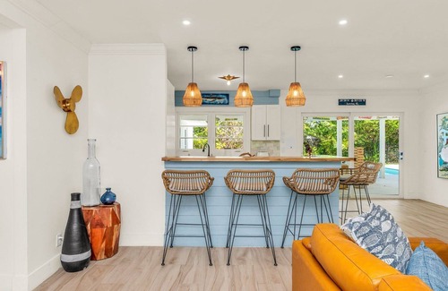 Riverside House | Tranquility Villa: Heated Pool & Lanai