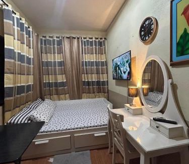 Santa Cruz House | Transient Room Manila