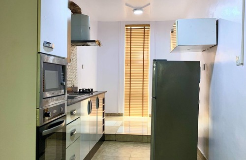 Ikeja Apartment | Transit & Stay - Comfy Space for Locals & Visitors - 5mins from the Airport