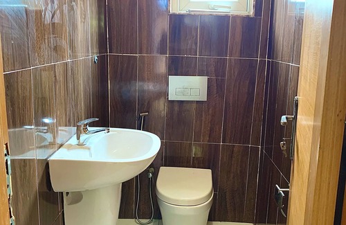Ikeja Apartment | Transit & Stay - Comfy Space for Locals & Visitors - 5mins from the Airport