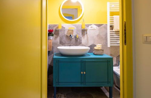 Trastevere Apartment | Trastevere Colorful Apartment with Terrace!