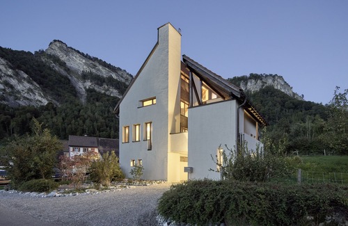 Flasch House | Traum-ferienhaus für bis zu 11 Personen im Schönsten Dorf der Schweiz