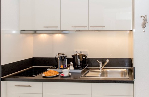 Bensheim Apartment | Travel for people of the heart 1 (-2) persons from 2 nights. Internet & parking free!