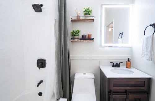Historic Downtown Savannah Villa | Traveler's Dream - Free Parking near Forsyth Park