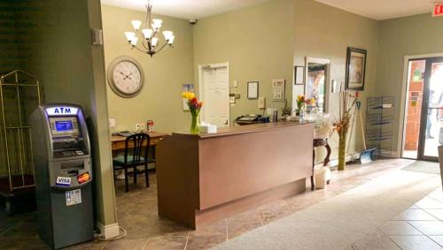 Summerside Hotel | Traveller's Inn Prince Edward Island