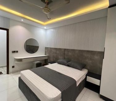 D.H.A. Apartment | Travellers Heaven 2BR APT Gulshan Iqbal 13-E
