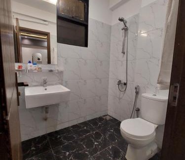 D.H.A. Apartment | Travellers Heaven 3BR APT DHA PHASE VI Nishat Commercial