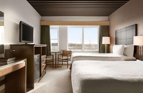 Baie Comeau Hotel | Travelodge by Wyndham Baie Comeau
