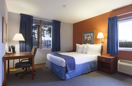 St. Cloud Hotel | Travelodge by Wyndham Motel of St Cloud
