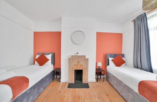 Ewell House | Treasure Chest Chessington