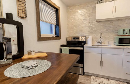 Downtown Park City Hotel | Treasure Mountain Inn - Junior Suite #34 - Cleaning fees included!