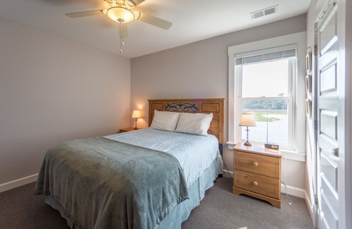 Brigands' Bay House | Treasured Memories - Upgraded 3 Bedroom SoundFront Home in Frisco