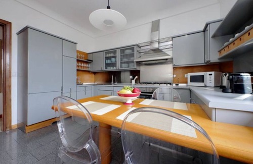 Rione III Colonna Apartment | TreasureRome Spanish Steps Penthouse