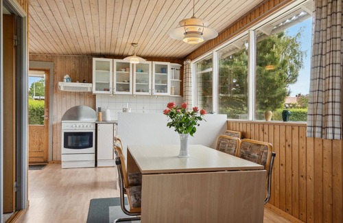 Boeslum House | Treat yourself to some time off in this compact and pleasant vacation home on Snaptun beach.