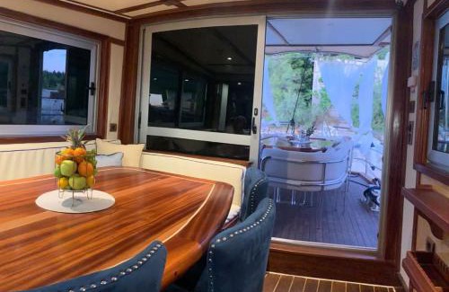 Omis Boat Rental | Trebenna