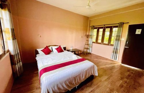Sauraha Bed & Breakfast | Tree Tops Retreat B&B