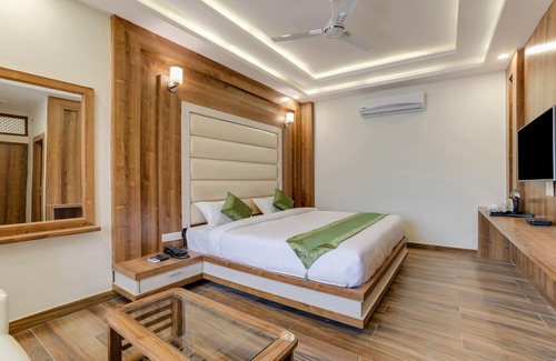 Dehradun Hotel | Treebo G K Residency Near Dehradun Railway Station