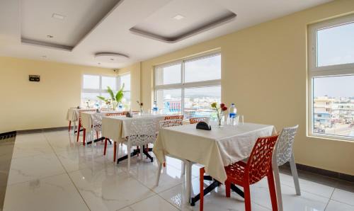 Chikkamagaluru Hotel | Treebo Jaguar Comforts, 3 Kms From Mahatma Gandhi Park