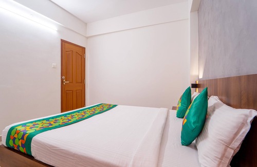 Kochi House | Treebo Petals Suites