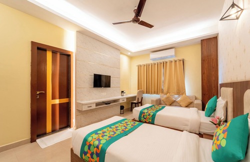 Bhopal Hotel | Treebo Premium Zorba - Hoshangabad Road