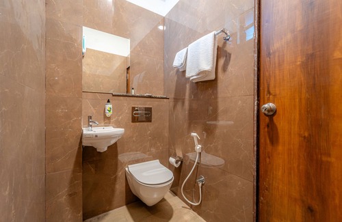 Indore Hotel | Treebo Pure Earth Stay, Vijay Nagar