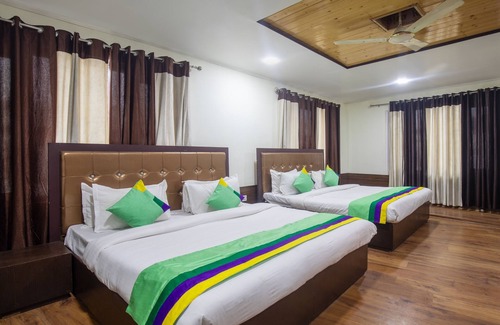 Srinagar Hotel | Treebo Royal Park - 7 Km From Dal Lake