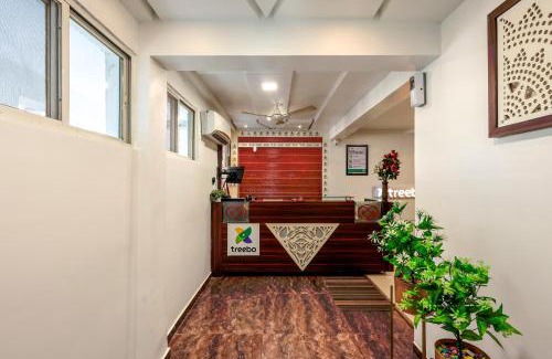 Vadodara Hotel | Treebo RVG, Alkapuri