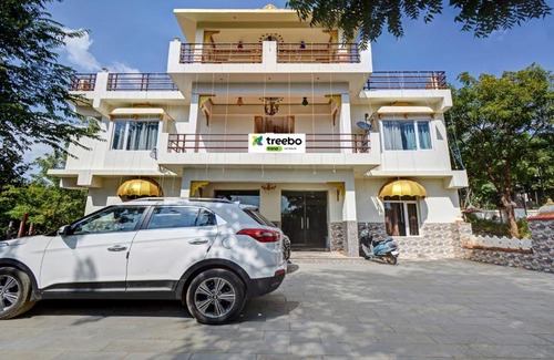 Bedla Hotel | Treebo Trend The Lavit Malhar With Mountain View