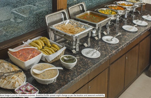 Kandiwali West Hotel | Treebo Tryst Savera Inn