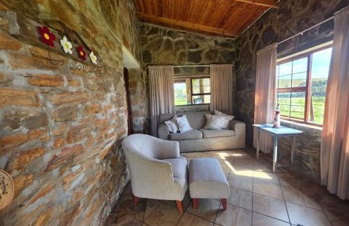 Emakhazeni Cabin | Treeferns Trout Lodge