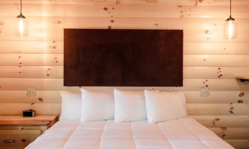 Millersburg House | Treehouse #2 by Amish Country Lodging