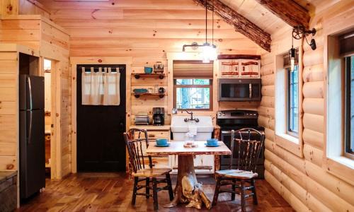Millersburg House | Treehouse #5 by Amish Country Lodging