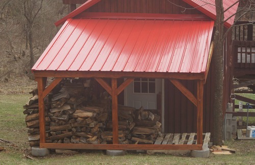 Stump Creek RV Rental | Treehouse-Camping Cabin - Pet friendly - No Smoking on property