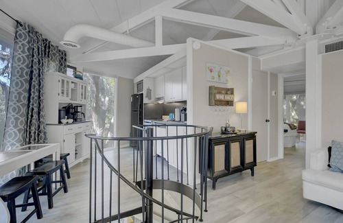 Seabrook Island Cottage | Treehouse Close to Beach, Golf Course/Lagoon View