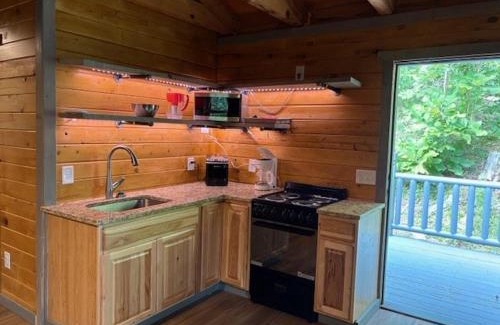 Waleska Apartment | Treehouse couples retreat