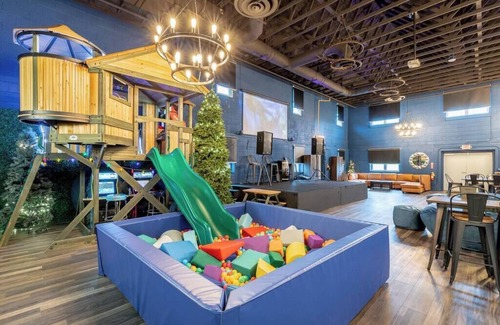 Rock Spring Apartment | Treehouse & Theater Arcade at Rock Spring Resort