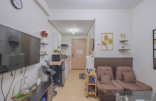 Novaliches House | Trees Residences T15 U808 [ 1-bedroom with WiFi and AC in Quezon City ]