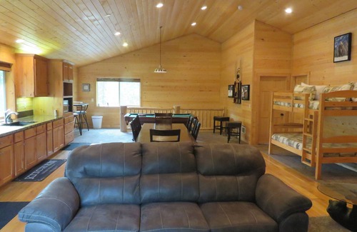 Island Park Cabin | Treetop Loft-28 miles to Yellowstone-Owner Operated