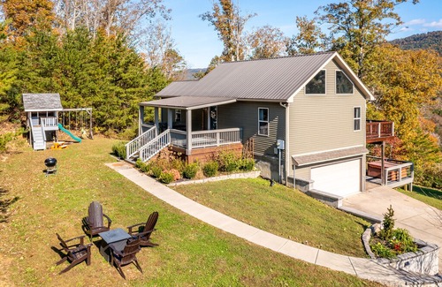 Wildwood House | Treetop Retreat in Wildwood
