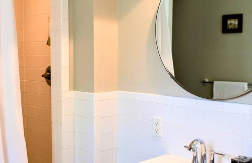 North University Apartment | Treetop Studio in North University